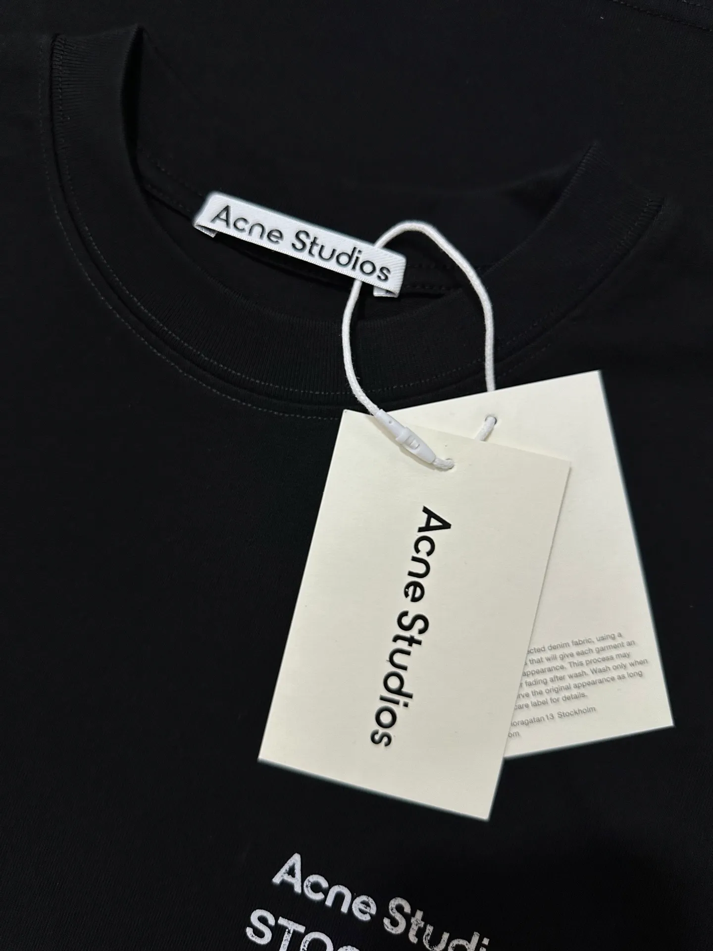 ￼ 150 Acne studios Acne 26ss Classic small label printed short-sleeved T-shirt Fabric: High-definition super heavyweight cotton double yarn compact Xinjiang cotton Weight gram Paired with 2*2 Salona rib Clean cloth surface Clear cloth texture Tight feel Stiff High color fastness No change in shape No Color Change Customized hardware Thread Accessories Alignment Men and women Same Style Color: White Black Size: XS S M LXL